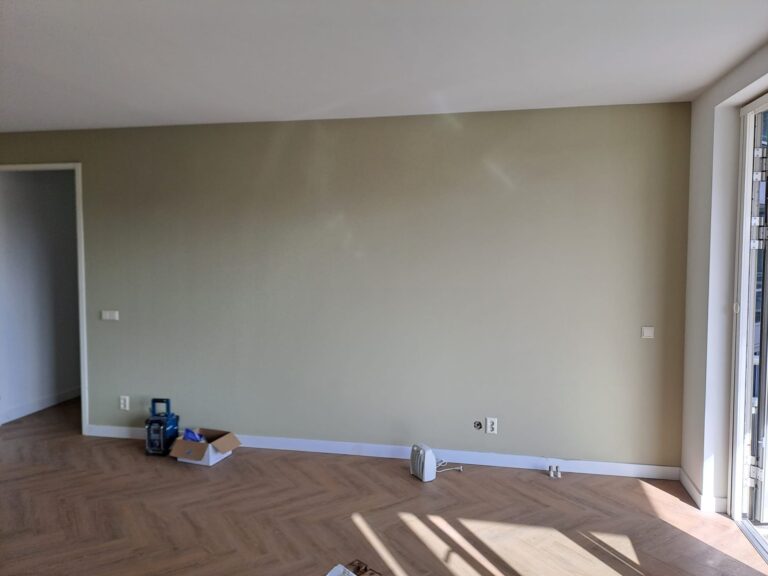 Wand- of plafondafwerking door Lammes Afbouw