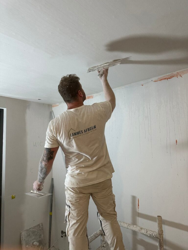 Wand- of plafondafwerking door Lammes Afbouw